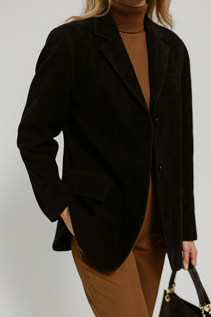 Elegant women's suede blazer, perfect as a versatile jacket for transitioning from day to night.