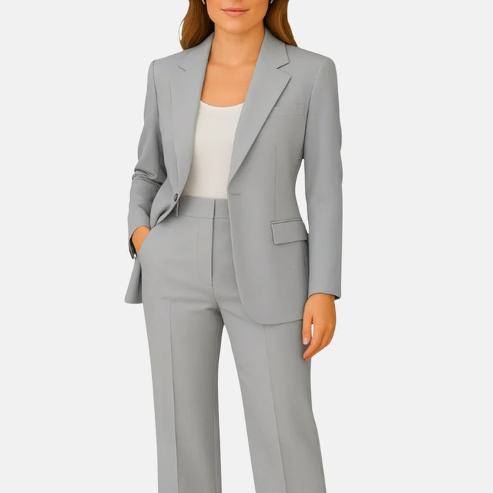 Stylish women's office suit: tailored blazer & wide leg pants. A chic two-piece set for professional business wear.
