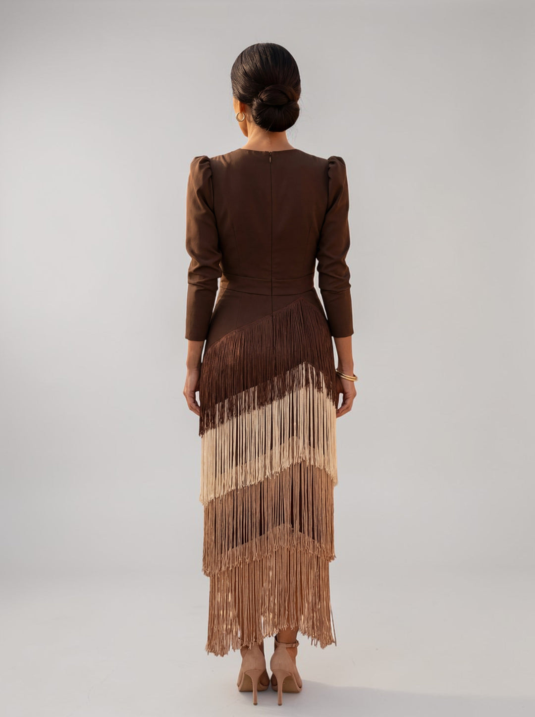 Glamorous women's V-neck fringe midi dress, ideal for special occasions, evening events, or as a formal gown.