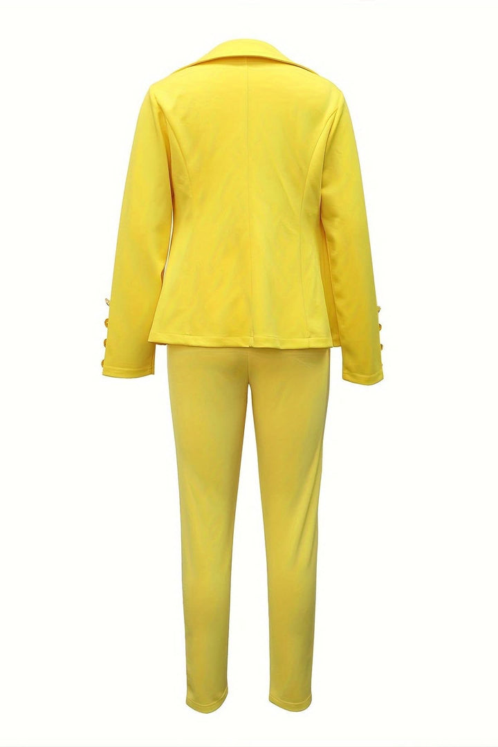 Elevated women's two-piece professional suit for a sophisticated & modern work wardrobe.