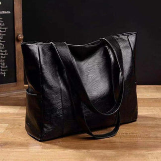Stylish women's vintage shoulder bag, a new elegant fashion accessory. Ideal for everyday use with a classic feel.