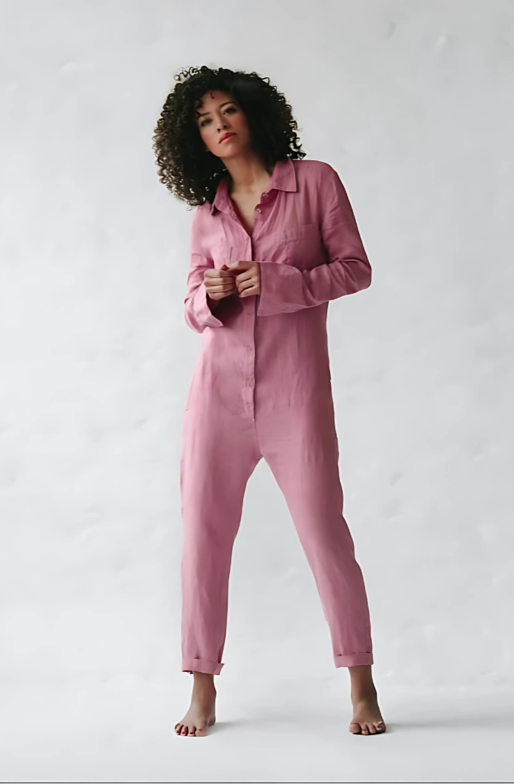 Versatile women's casual jumpsuit, relaxed fit, elegant vintage style, great for spring/summer fashion.