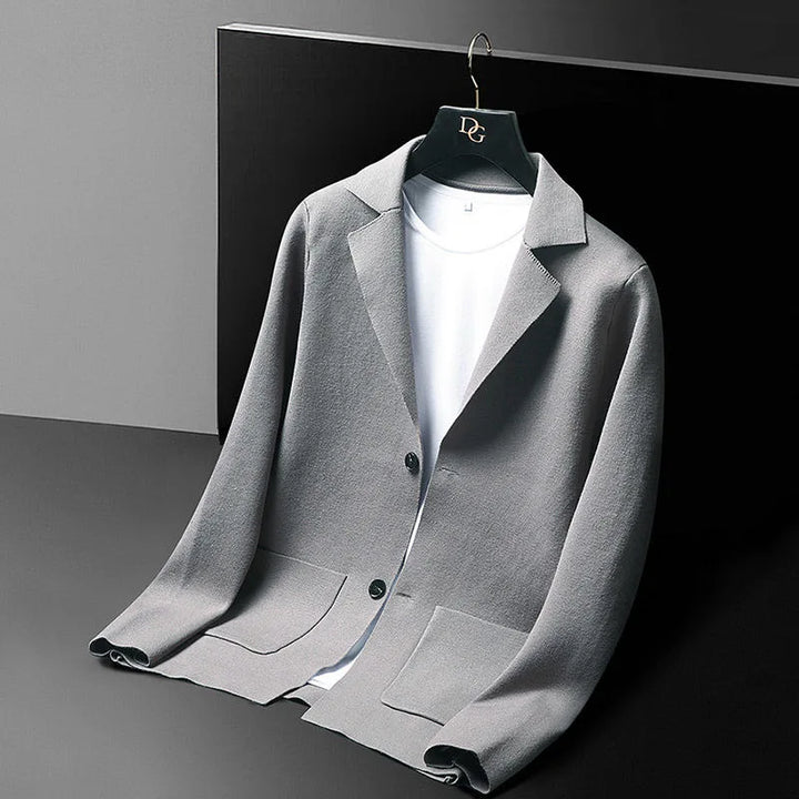 Comfortable women's wool knit cardigan blazer, featuring a single-button closure and versatile design.
