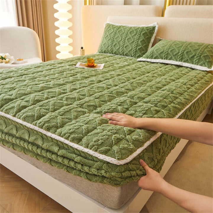 King size washable fitted mattress cover. Super soft, anti-static, perfect for cozy winter bedding.