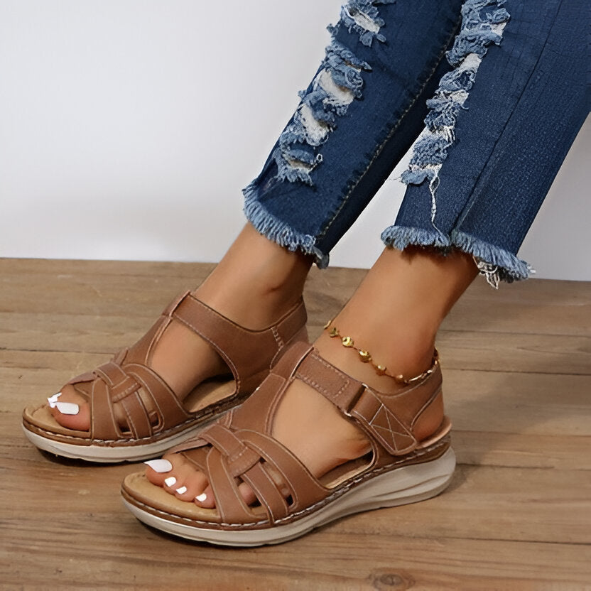 Stylish women's walking sandals, orthopedic design, superior arch support for comfort.