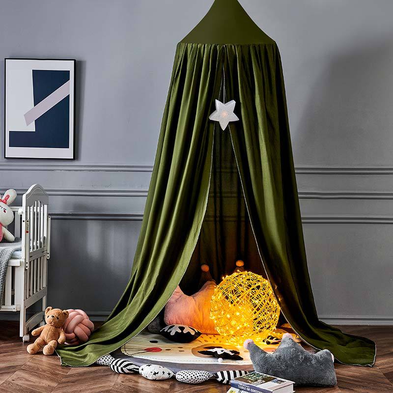 Enchanting play tent & bed canopy for children's room, inspiring creativity and comfort.