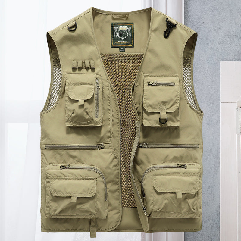 Men's multi-pocket fishing vest, lightweight and practical for angling and outdoor exploration.