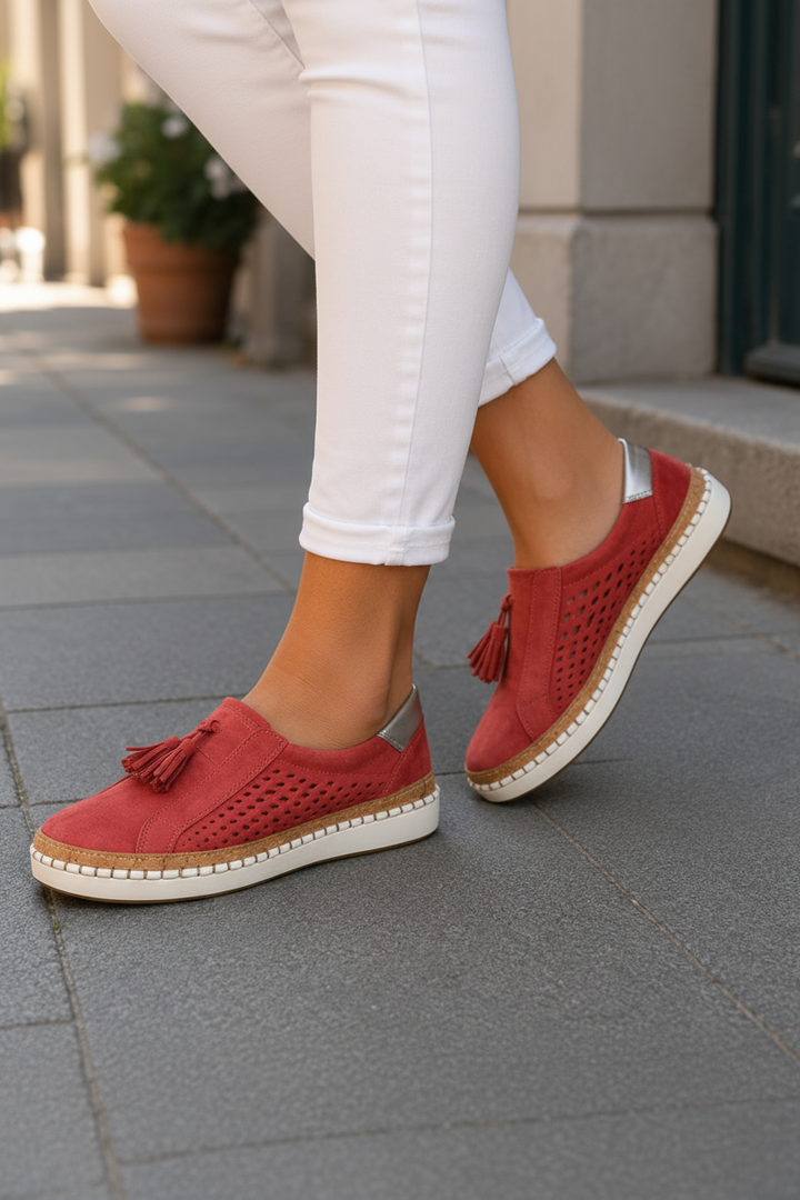 Active men's & women's walking shoes, lightweight with excellent support for daily activities.