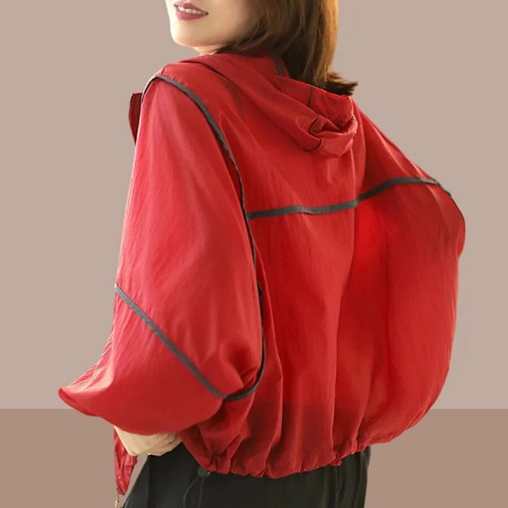 Soft, lightweight women's summer hoodie jacket with an oversized fit, ideal for casual and comfortable wear.