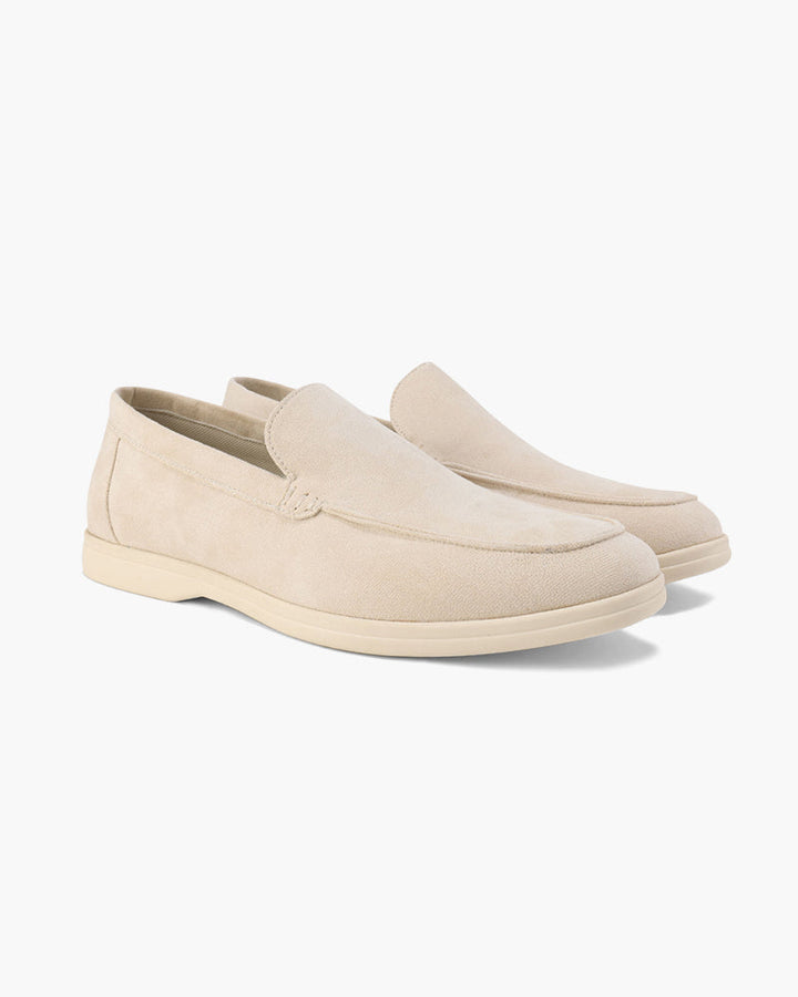 Stylish men's luxury loafers, slip-on design, perfect for a refined casual look.