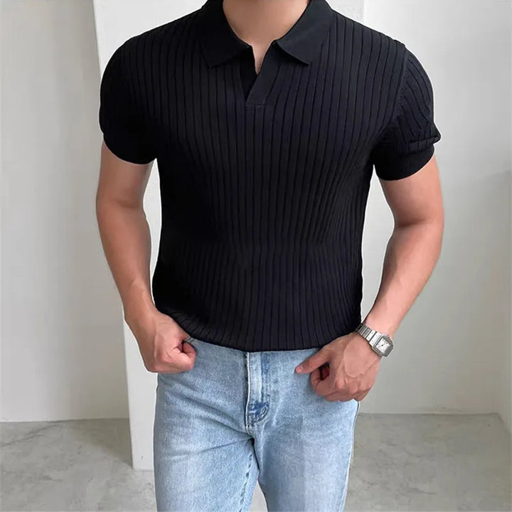 Men's fashion shot: Ribbed knit polo shirt in a versatile beige, ideal for summer