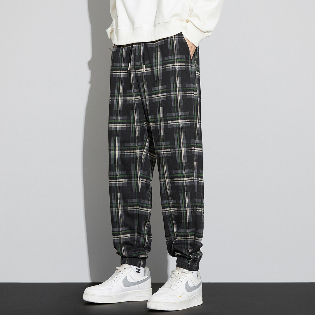 Relaxed fit men's plaid check trousers, ideal casual pants with blue & red pattern