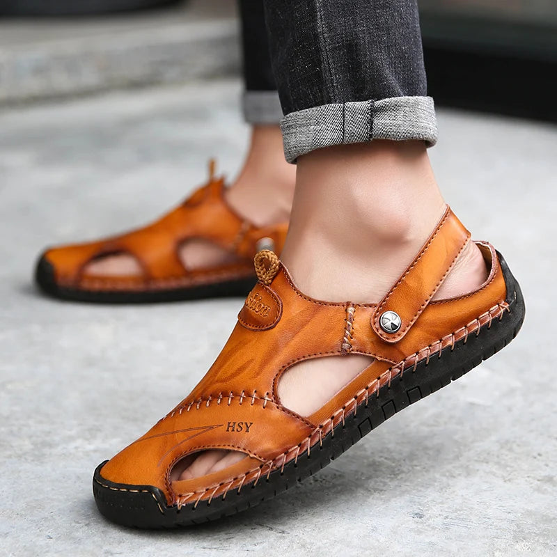 Men's breathable closed-toe slip-on sandals for daily wear. Comfortable summer casual walking shoes.