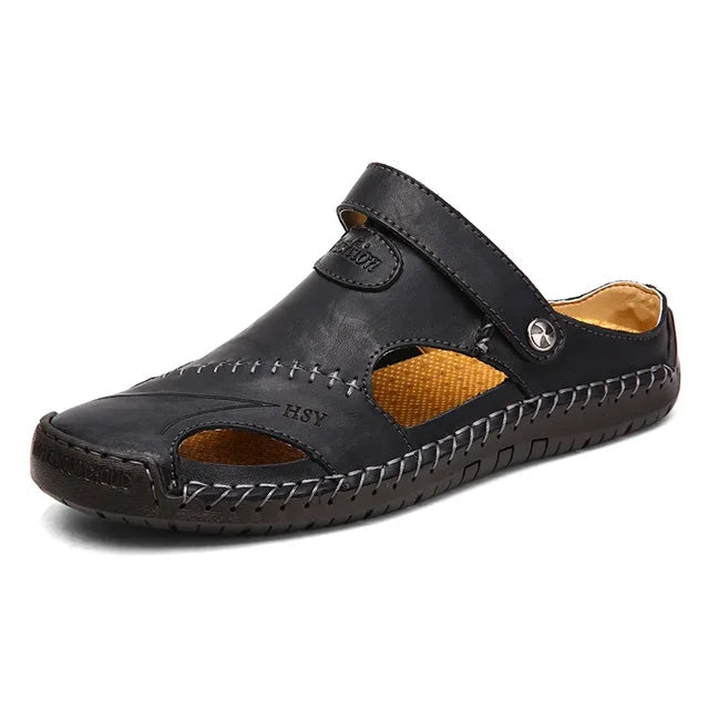 Outdoor men's slip-on sandals, closed-toe. Breathable design for daily wear, comfort, and walking.