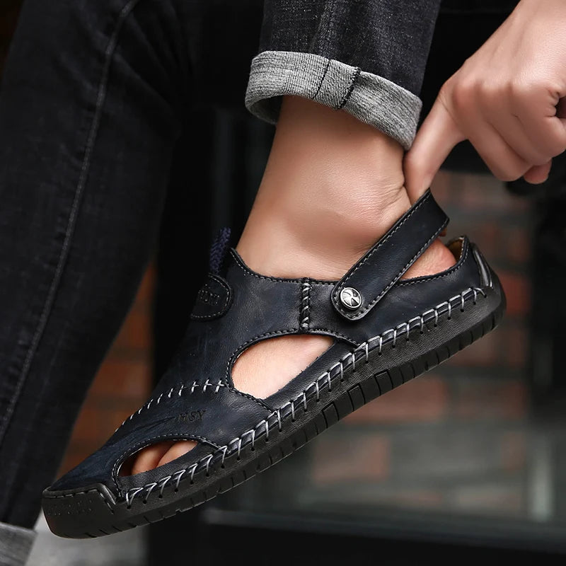 Comfortable men's closed-toe slip-on sandals. Breathable design with cushioned sole for daily outdoor wear.