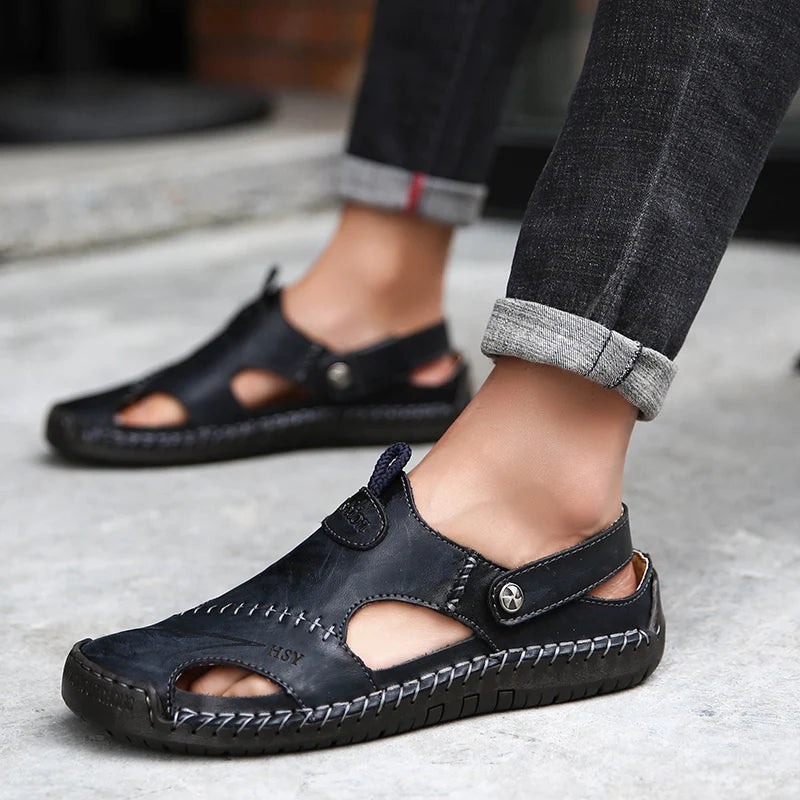 Casual men's slip-on sandals with closed-toe design. Breathable and perfect for summer daily walking.