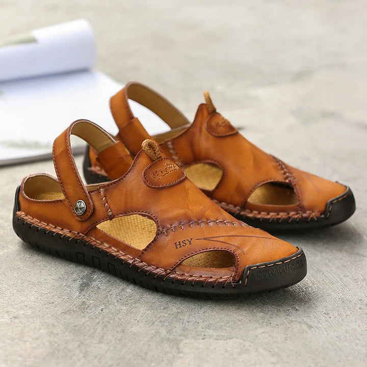 Men's closed-toe slip-on sandals. Breathable, comfortable, and perfect for daily outdoor summer activities.