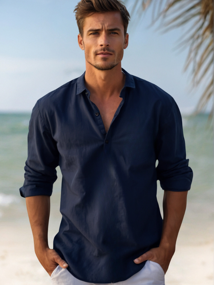 Stylish men's longsleeve button-up, ideal for casual summer and beach outings.