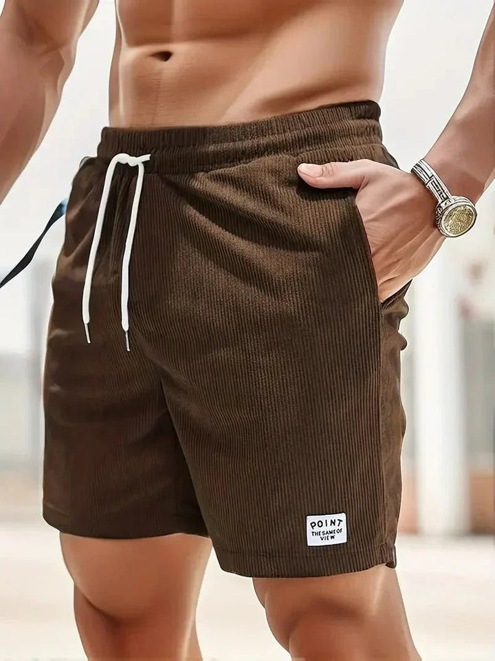 Walk shorts for men: drawstring corduroy, offering a relaxed fit for daily comfort.