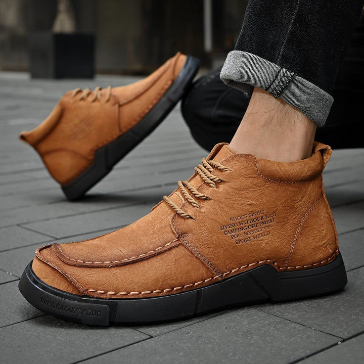 Orthopedic men's high-top casual leather boots, perfect for winter's ankle support needs.