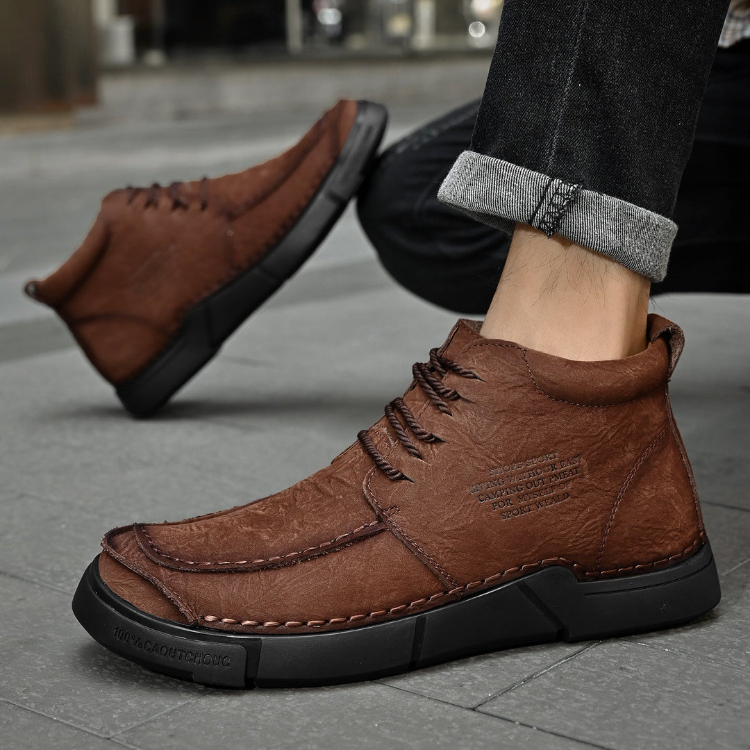 Soft sole men's casual high-top leather boots, designed for orthopedic comfort in winter.