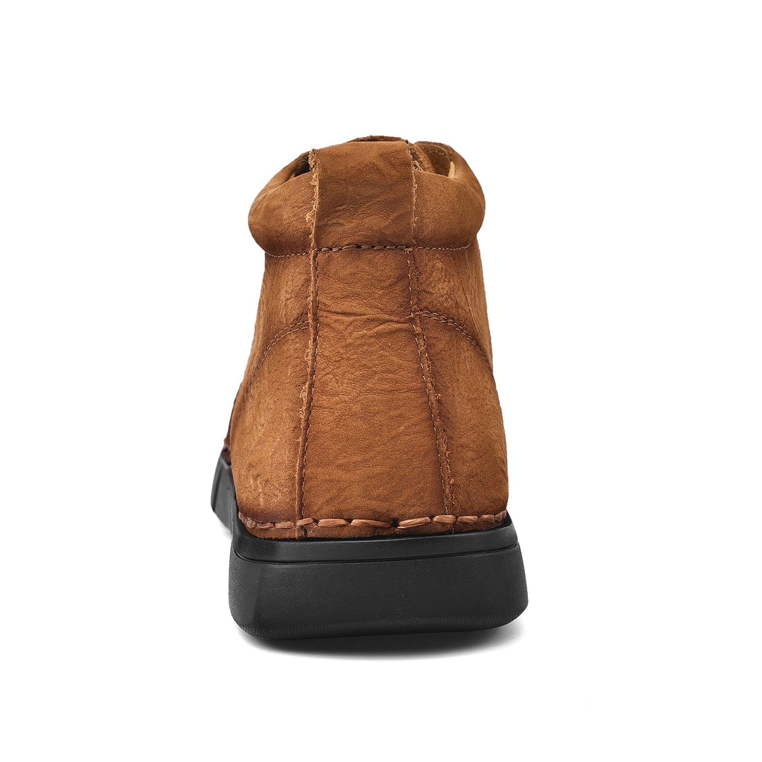 Men's winter boots, high-top leather design with soft sole for maximum comfort and support.
