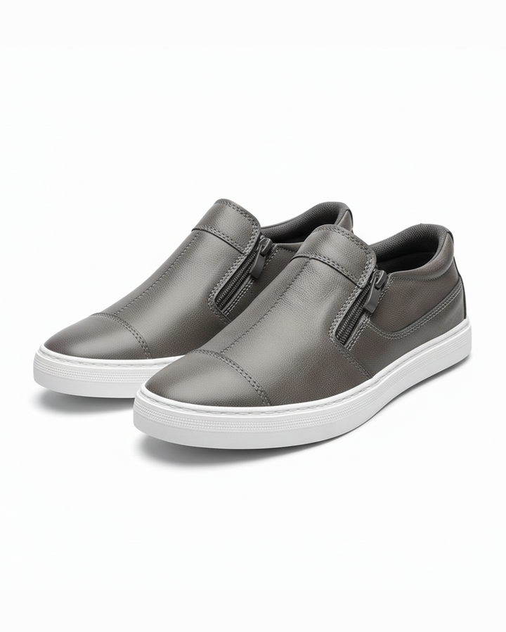Men's casual sneakers with zip closure, black leather look, ideal for comfortable everyday wear