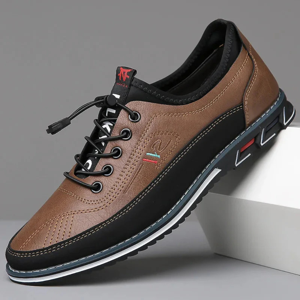Black polished leather men's Oxford dress shoes with lace-up design, ideal for formal business and classic style.