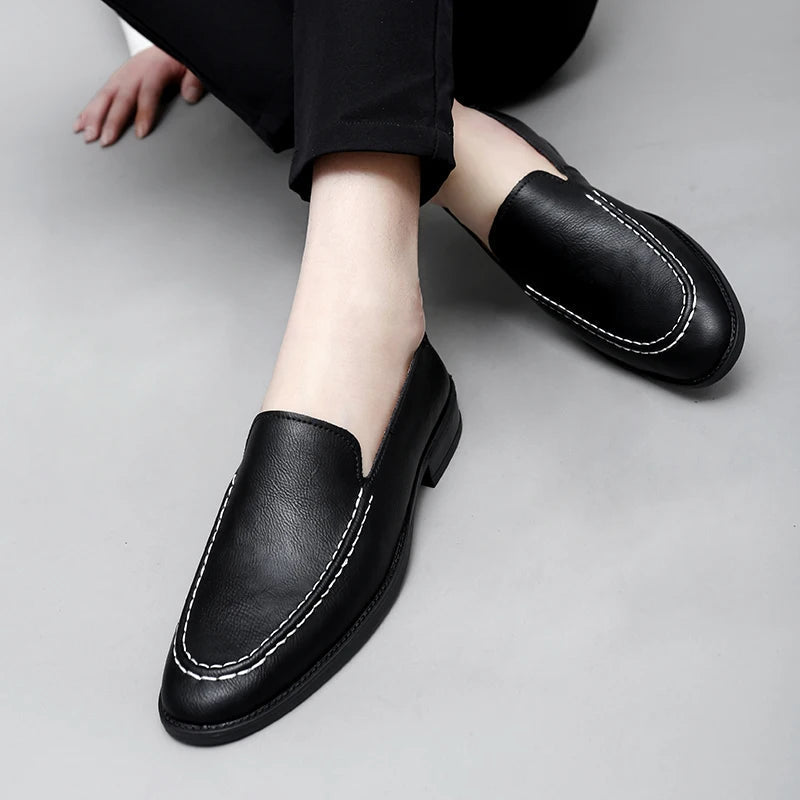 Comfortable men's casual slip-on loafers in genuine leather, ideal for everyday use
