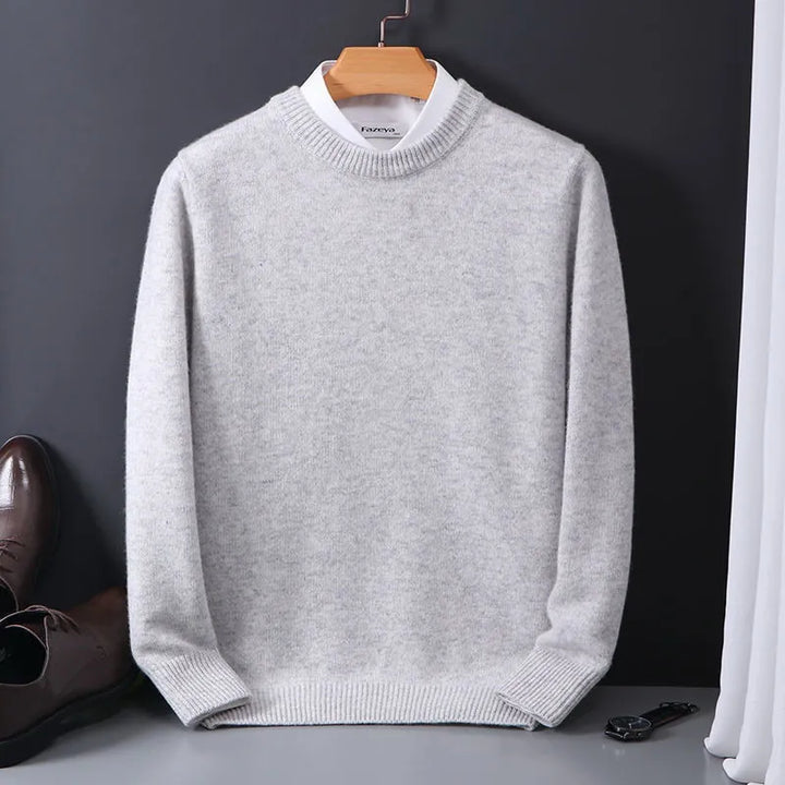 Versatile men's crew neck sweater, comfortable long sleeve knitwear for casual or semi-formal looks.