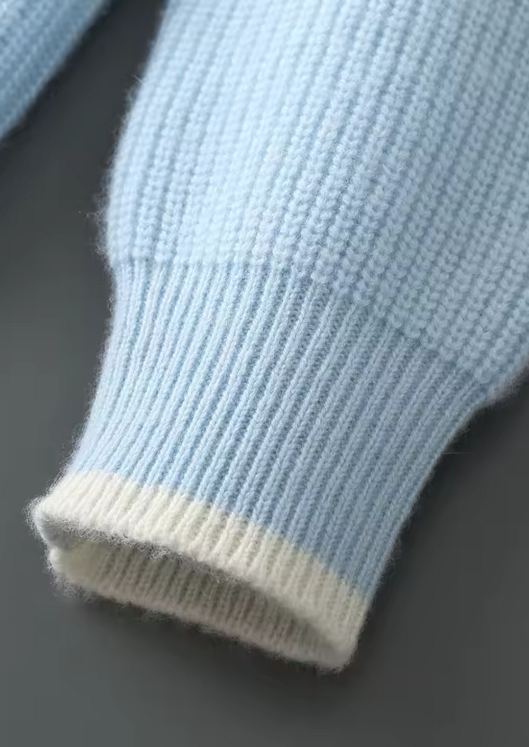 Versatile men's pullover sweater, a classic crew neck for effortless smart casual style.