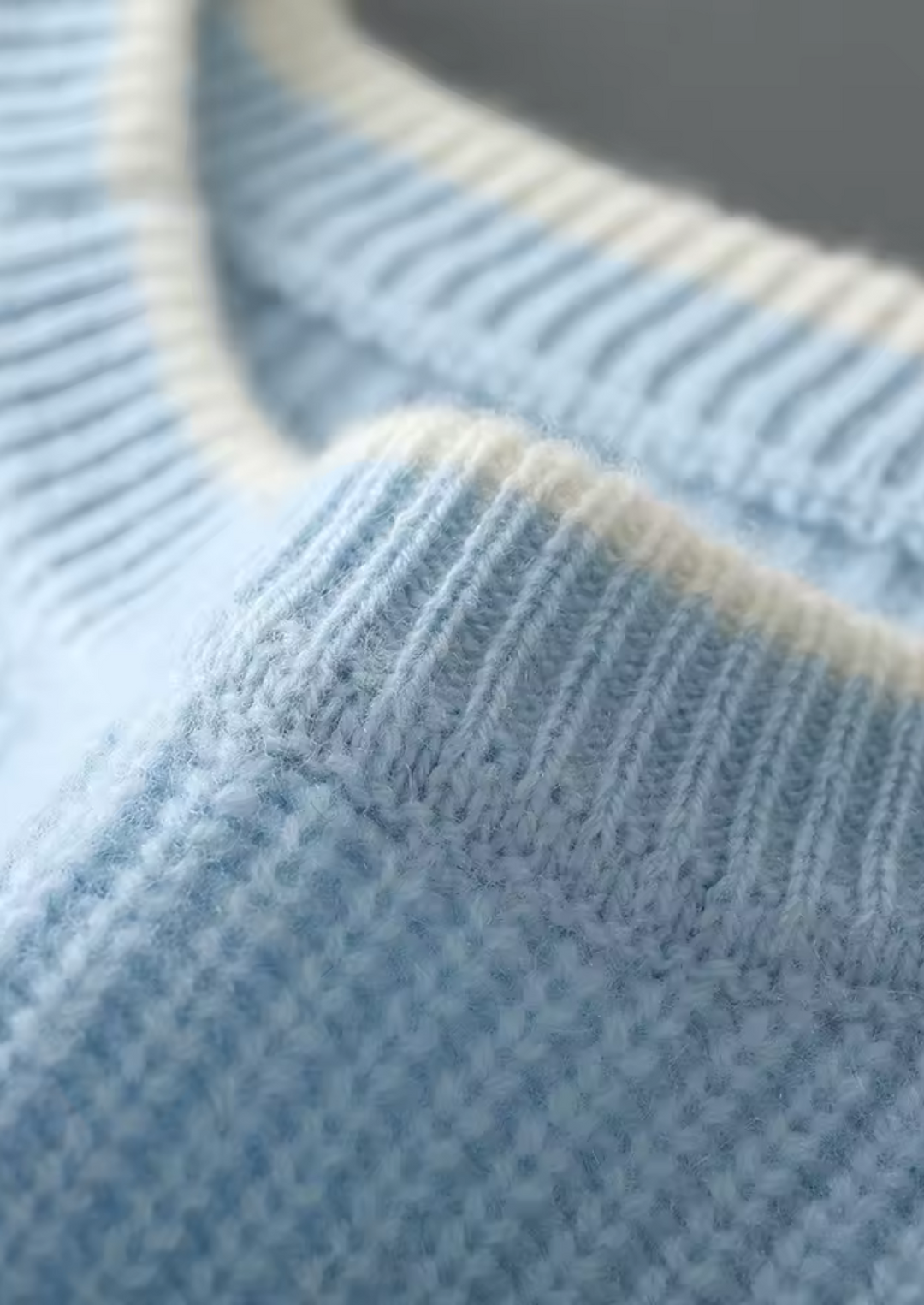 Classic men's crew neck pullover, offering versatile style for any season and occasion.