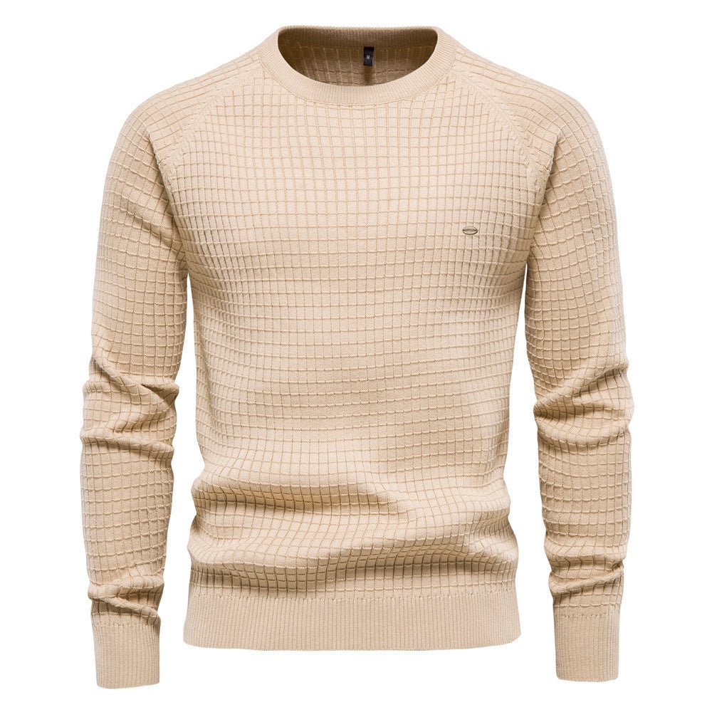 Stylish men's crewneck sweater, ideal for casual wear and providing warmth in winter.