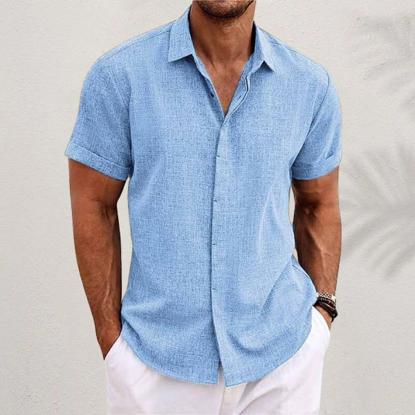 Relaxed fit men's button shirt with a classic collar & short sleeves. An essential for comfortable everyday wear.