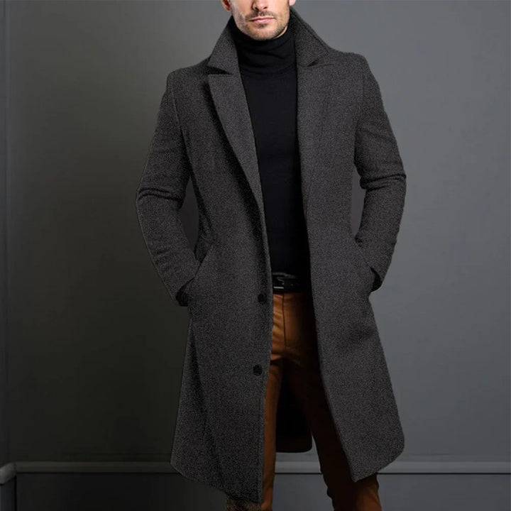 Elegant khaki men's trench coat, single-breasted, ideal outerwear for smart casual looks and classic style.