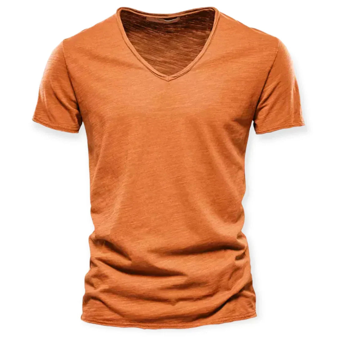 Men's fashion V-neck t-shirt, new and stylish for versatile casual wear. Short-sleeve comfort.