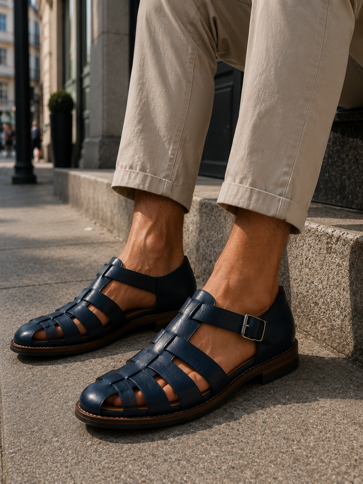 Men's closed-toe fisherman sandals with buckle fastening, perfect for comfortable summer wear.