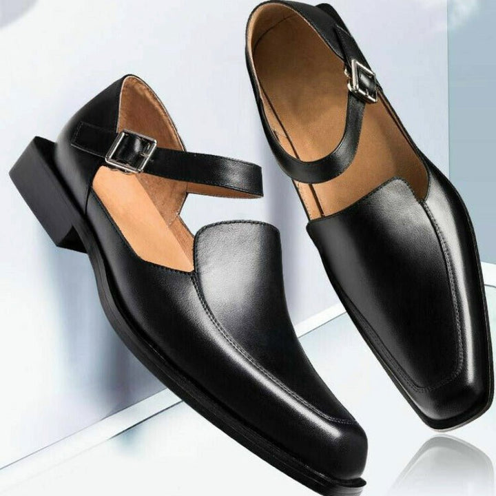 Men's closed-toe sandals with adjustable ankle strap, offering comfort and support for everyday wear.