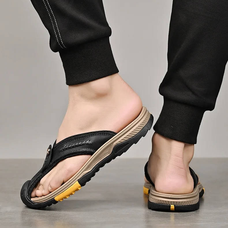 Adventure-ready men's closed toe sandals, water resistant for beach & trail, with secure non-slip design.