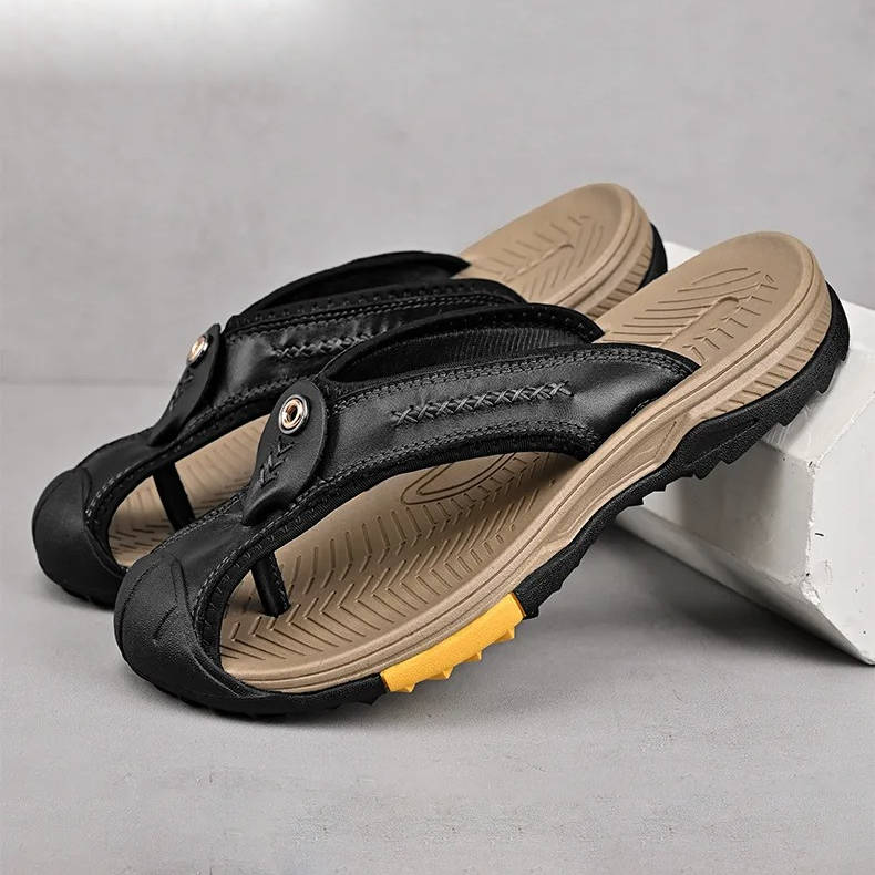 Outdoor men's closed toe water sandals, featuring quick-dry material & non-slip sole for active use.