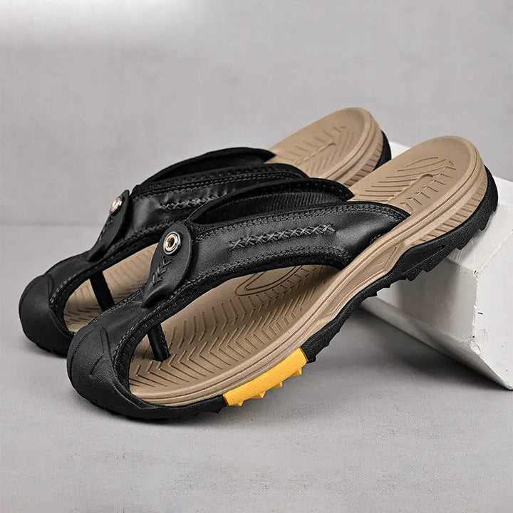 Outdoor men's closed toe water sandals, featuring quick-dry material & non-slip sole for active use.