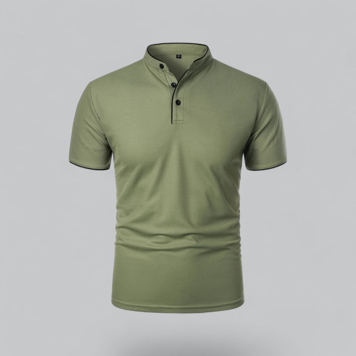 Men's collarless polo, short sleeve, ideal for casual outings, comfortable and fashionable. Everyday essential.