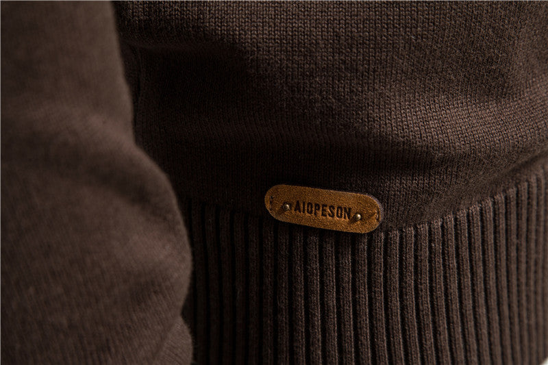 Textured knit colorblock cardigan for men, a comfortable and warm zip-up sweater, outerwear.