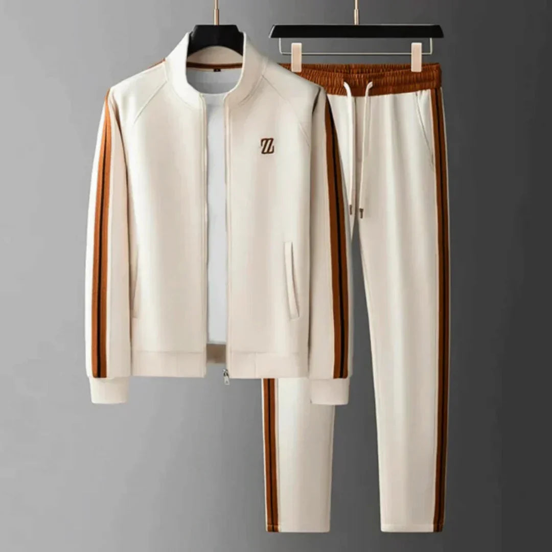 Sporty men's athletic tracksuit, a comfortable two-piece activewear set. Ideal for leisure, gym, or casual wear.