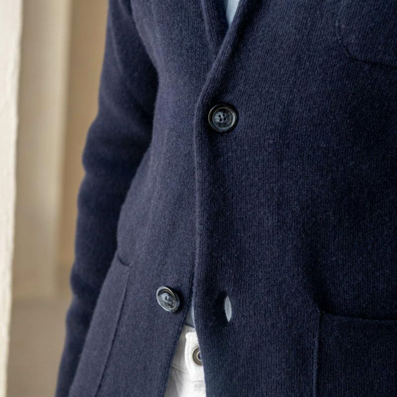 Stylish men's comfortable blazer jacket, ideal for a smart casual look. Versatile design with functional patch pockets.