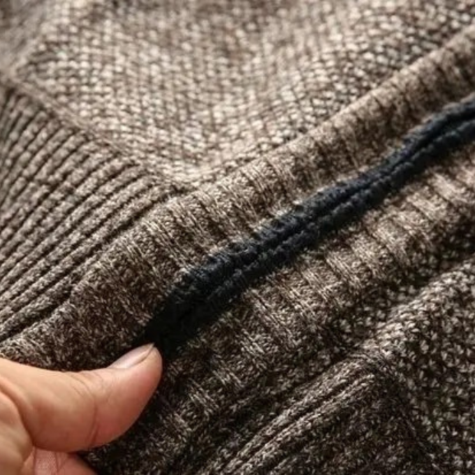 Men's casual Cumberland jacket, fleece-lined for superior warmth, a winter outerwear staple