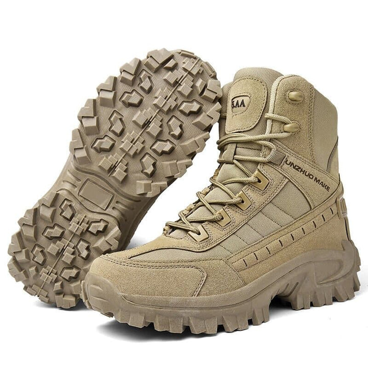 High-performance men's work boots, tactical and rugged for optimal protection and durability.