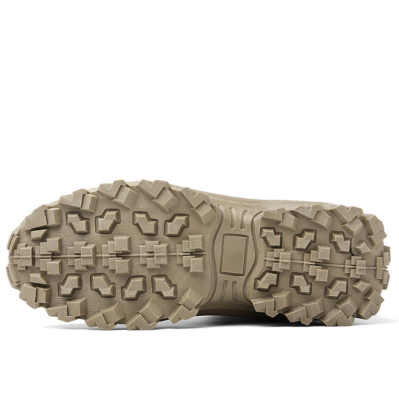 Durable men's work footwear, perfect for rugged terrain and demanding jobs.
