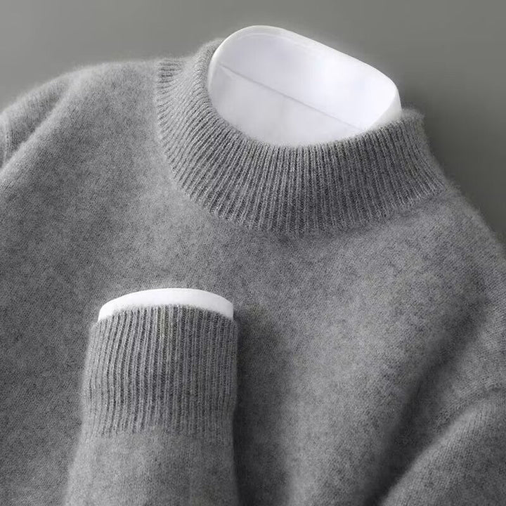 Stylish men's crew neck pullover for winter fashion, a comfortable and warm knitwear sweater for men.