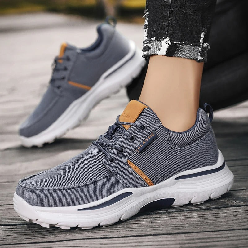 Sole of men's everyday canvas comfort sneakers, showing lightweight and flexible construction.